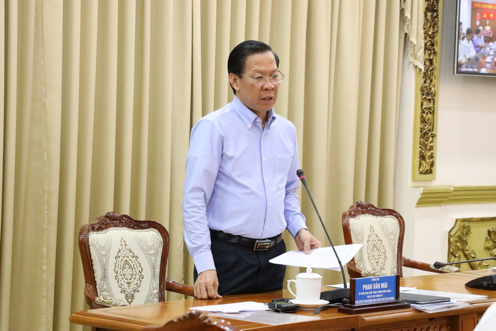 Chủ tịch UBND TPHCM Phan Văn M&atilde;i ph&aacute;t biểu chỉ đạo tại cuộc họp.
